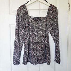 29. Floral square neckline shirt
